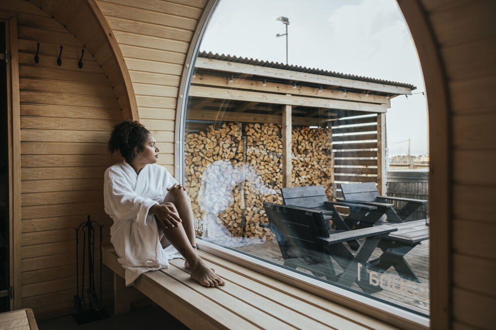 Puhkehetk Igluparki sauna panoraamakna juures Noblessneris